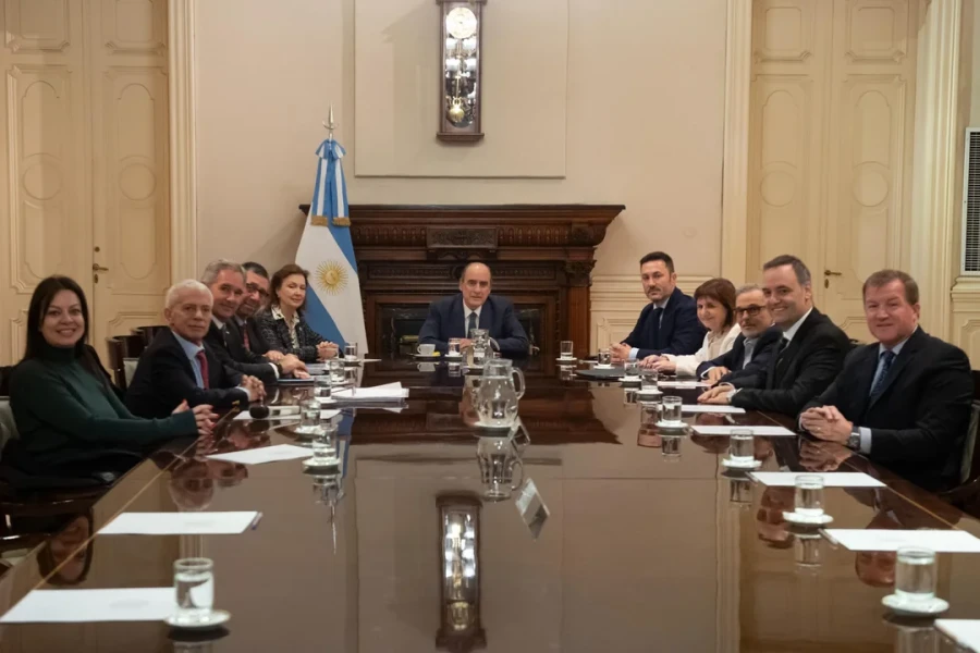 El jefe de Gabinete, Guillermo Francos, encabez&oacute; su primera reuni&oacute;n.