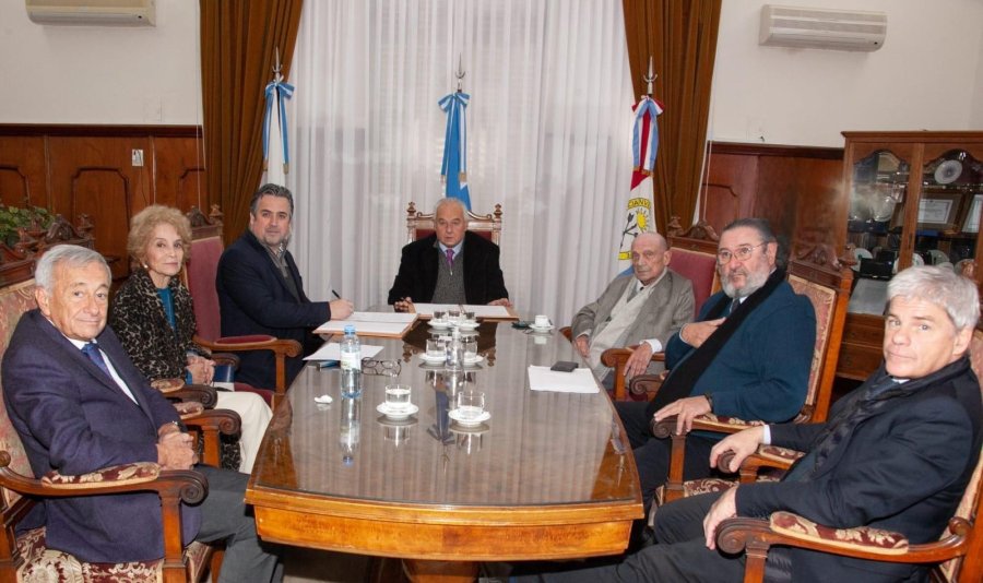 Rafael Guti&eacute;rrez y Pablo Cococcioni encabezaron la firma del convenio.