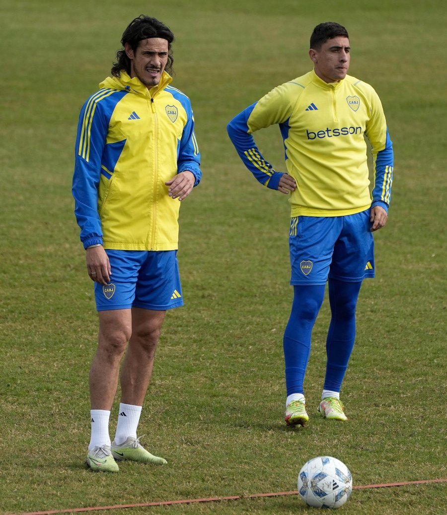 URUGUAYOS./ Cavani y Merentiel, dupla titular.