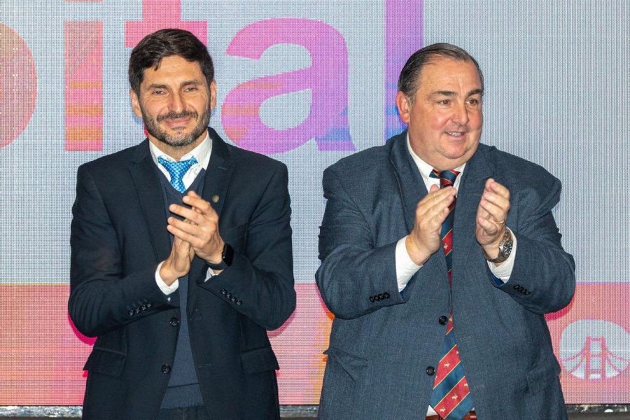 Maximiliano Pullaro y Juan Pablo Poletti durante el acto en Santa Fe.