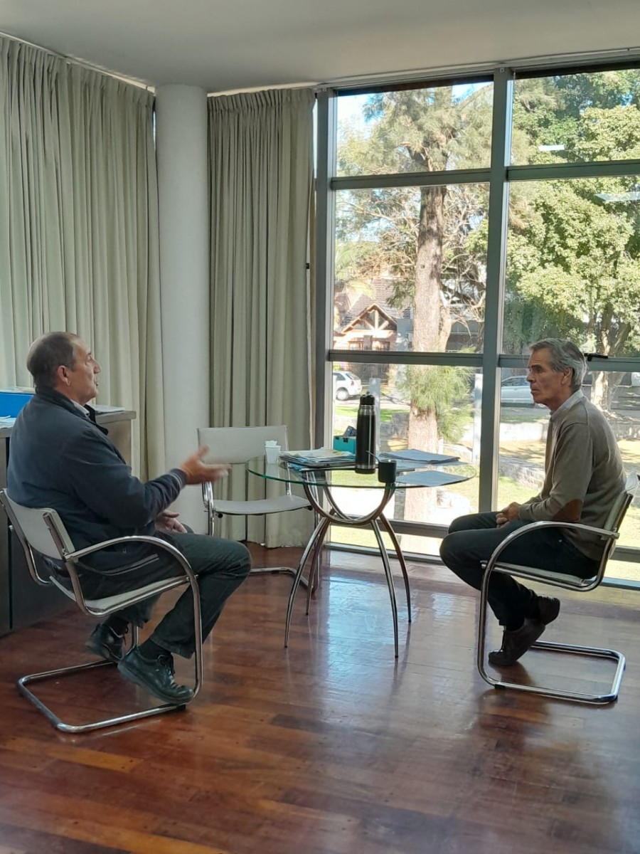 H&eacute;ctor Perotti y Pablo Seghezzo durante el encuentro.