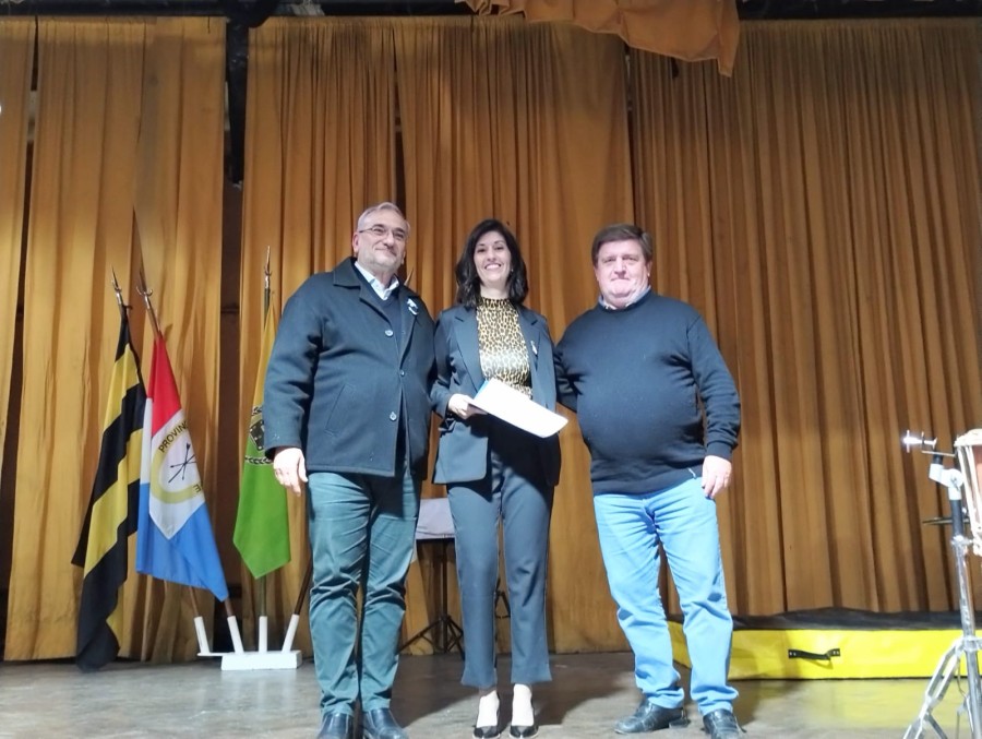 EN LIBERTAD. Alcides Calvo, Luciana Paredes y Fabi&aacute;n Zbrun, en los festejos aurinegros.