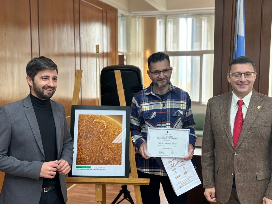 ASTROFOT&Oacute;GRAFO. Los concejales Juan Senn y Lisandro M&aacute;rsico con Eduardo Schaberger.