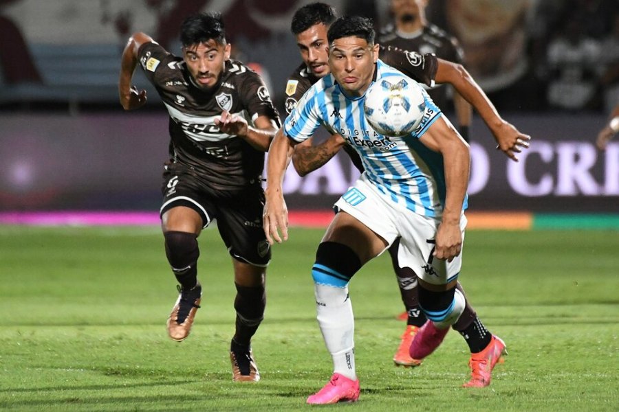 EN AVELLANEDA, RACING RECIBE A RIESTRA