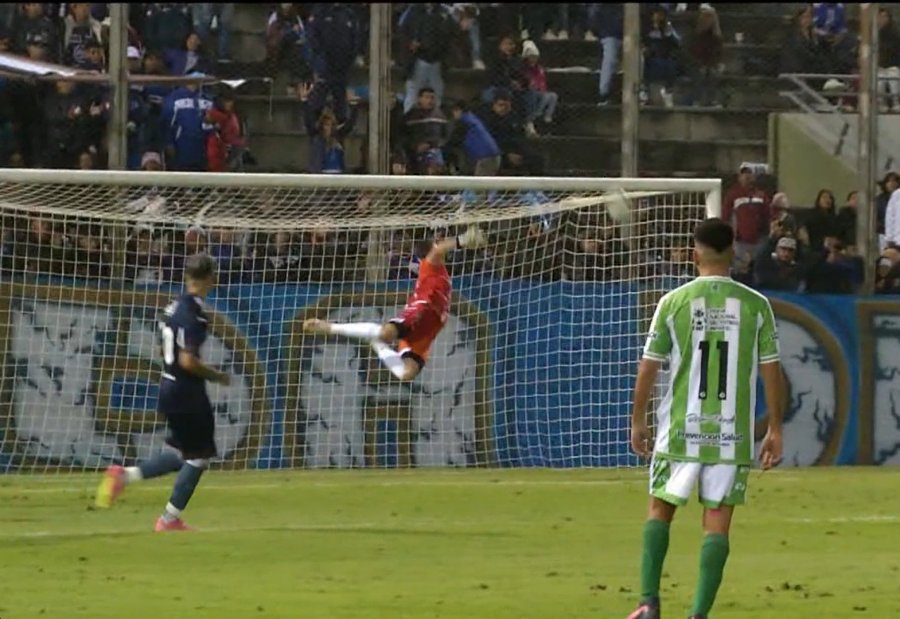 DURA DERROTA./ No levanta el Bicho Verde.