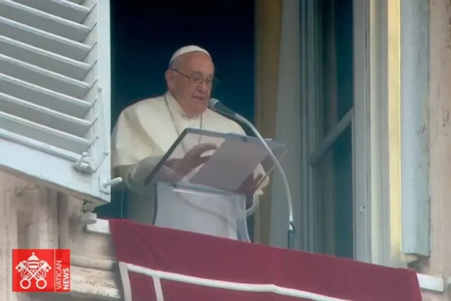 Papa Francisco, esta ma&ntilde;ana, en el rezo antes del Angelus.