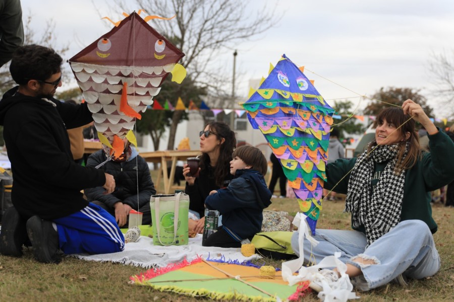 Barriletes creativos hecho por ni&ntilde;os y sus familias.