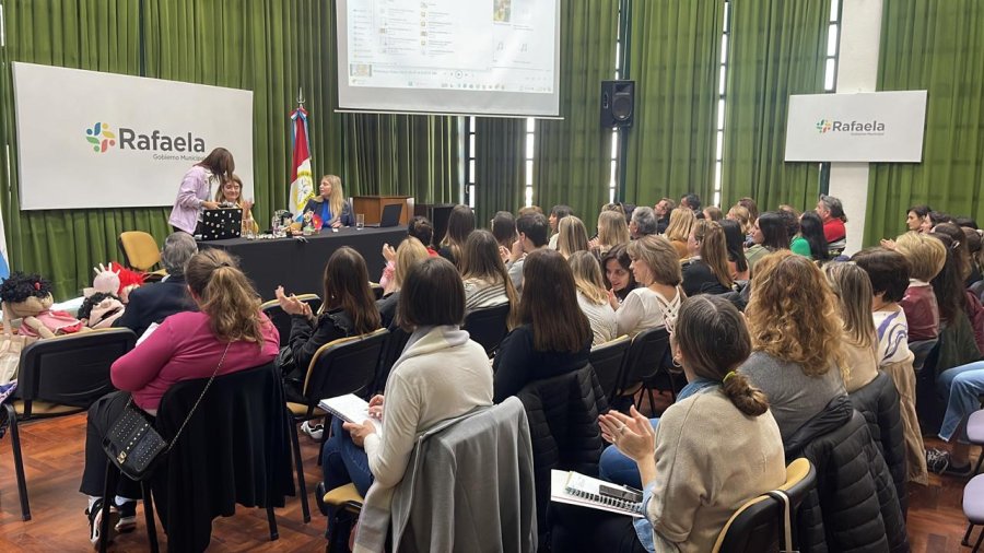 ACTIVIDAD. En el encuentro se habl&oacute; sobre cuidados emocionales y prequir&uacute;rgicos.