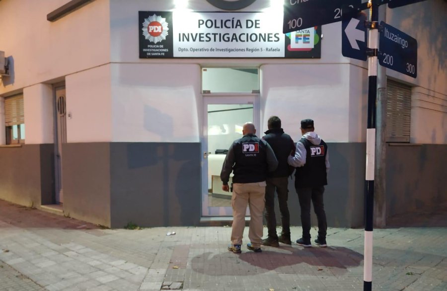 La sede de la Policía de Investigaciones (PDI) local en Chacabuco e Ituzaingo.