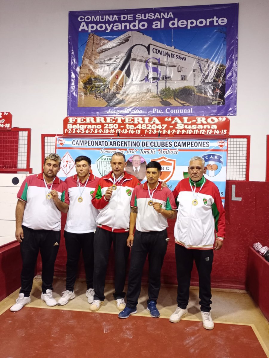 GRAN EQUIPO./ Se qued&oacute; con el torneo.