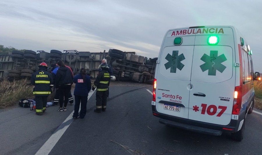 El chofer fue trasladado al Hospital “Jaime Ferré” por personal de SIES 107.