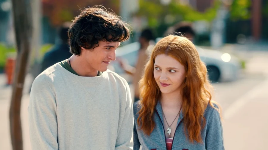 De qu&eacute; trata "Geek girl", la nueva serie adolescente de Netflix.