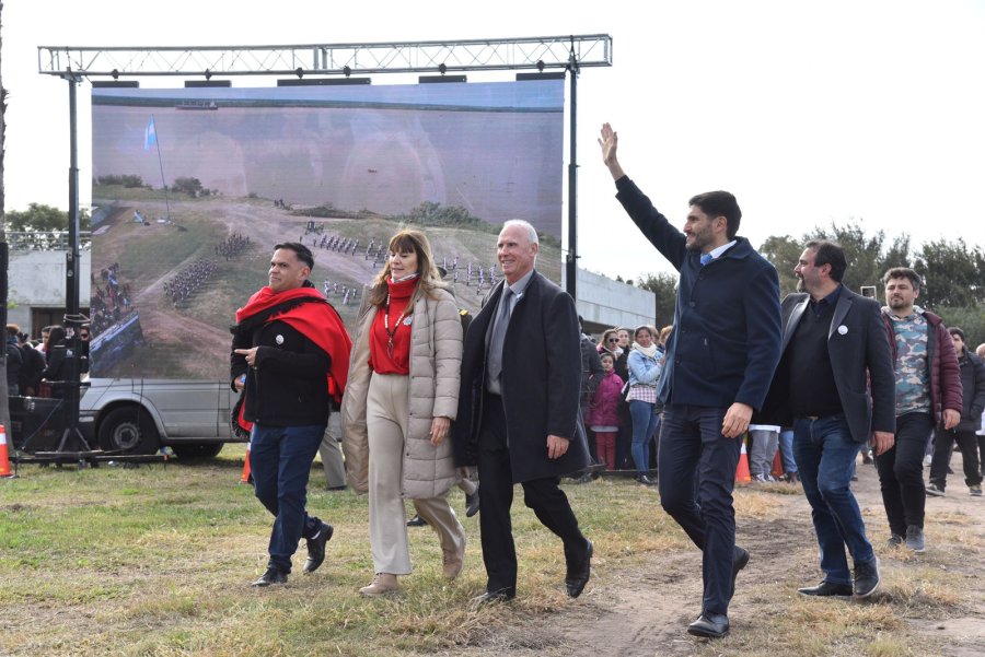 GESTA HEROICA E HISTORICA.  Pullaro particip&oacute; del acto celebrado hoy en Puerto General San Mart&iacute;n.