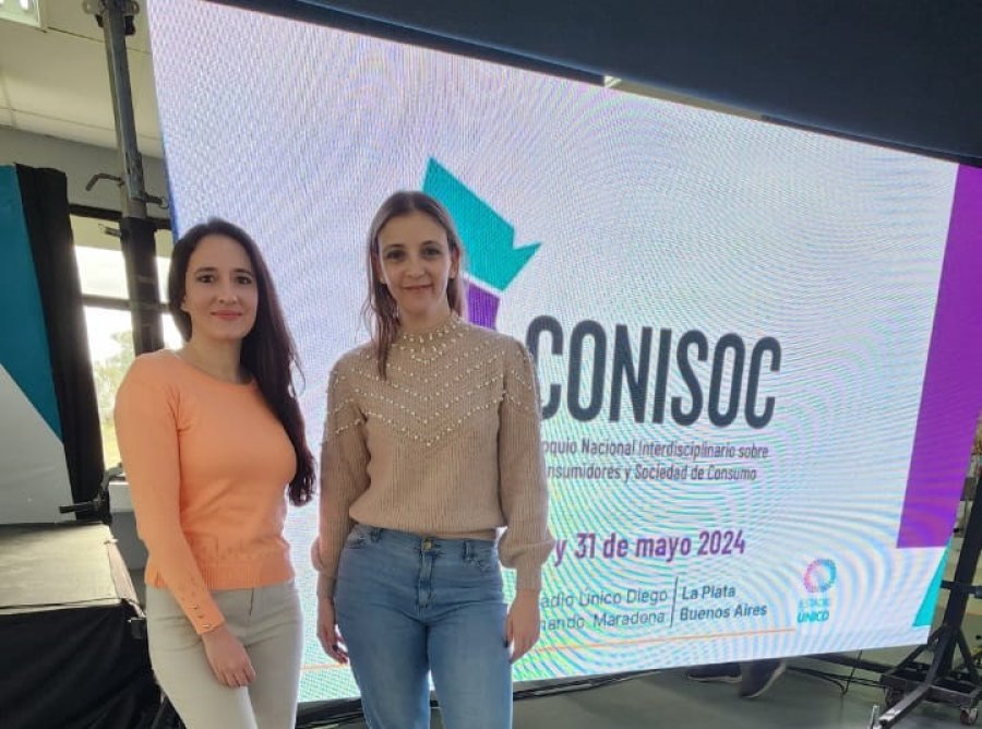 RECONOCIMIENTO. Andrea Beltramo y Mar&iacute;a Betania Albrecht, integrantes del organismo municipal.