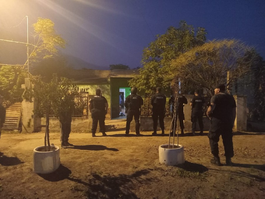 En los mismos procedimientos trasladaron a un menor de edad en relaci&oacute;n a un hecho de amenazas.