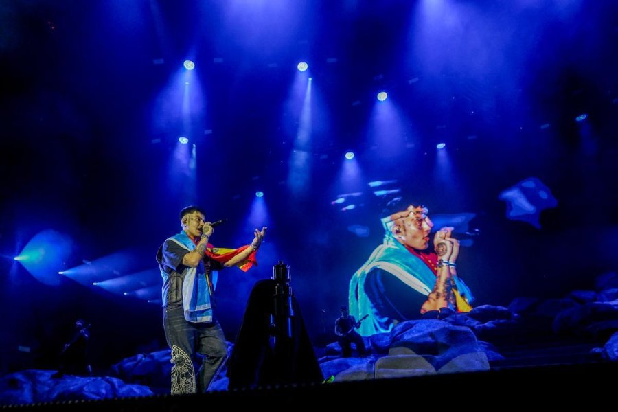 Ante 65 mil personas, Duki encandil&oacute; a Madrid con su show.