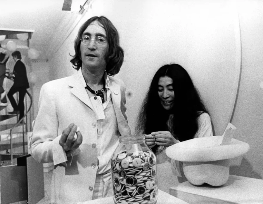 John Lennon y Yoko Ono en 1968.