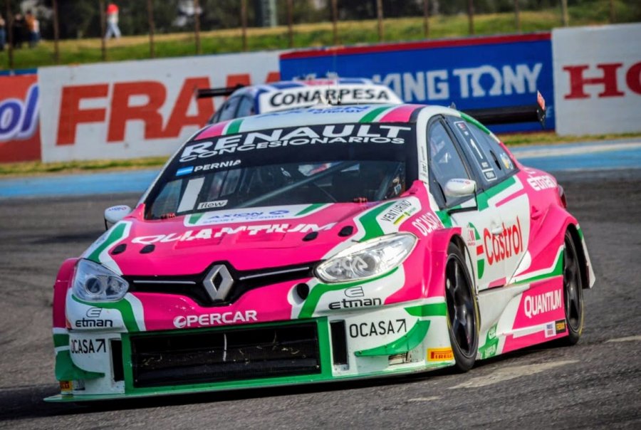 Leonel Pern&iacute;a y el Renault Fluence se impusieron con autoridad en el TC2000.
