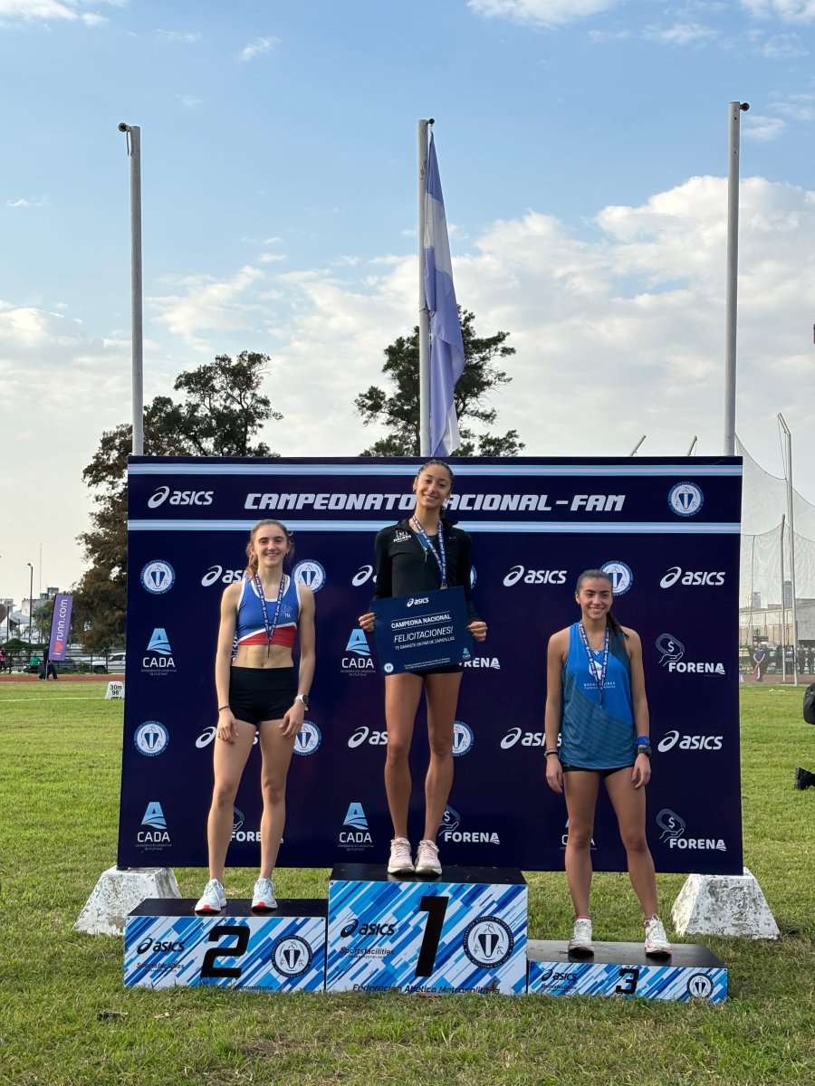 SOFIA FREGONA./ En el podio por el segundo puesto.