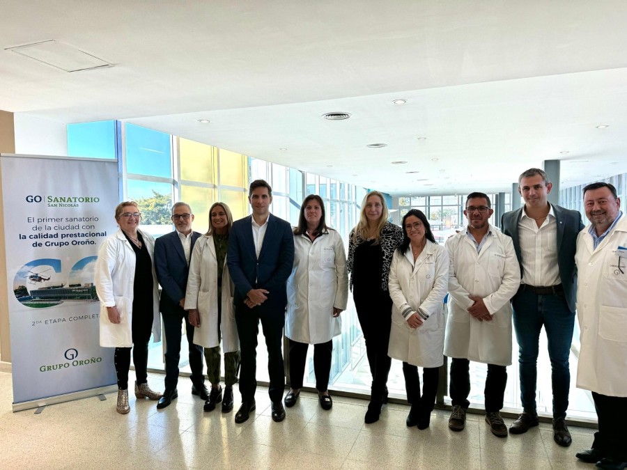 Karina Milei y Mart&iacute;n Menem en el sanatorio GO.