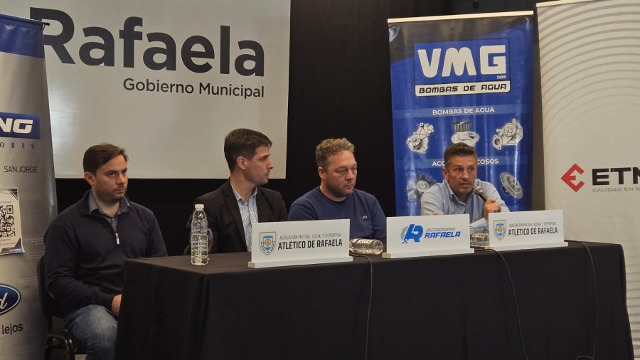 Hugo Morel, Leonardo Viotti, Andr&eacute;s Boidi y Gustavo Belinde en la conferencia de prensa.