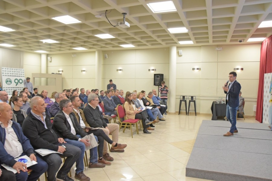 El intendente particip&oacute; del acto organizado por la C&aacute;mara de Industriales Metal&uacute;rgicos.