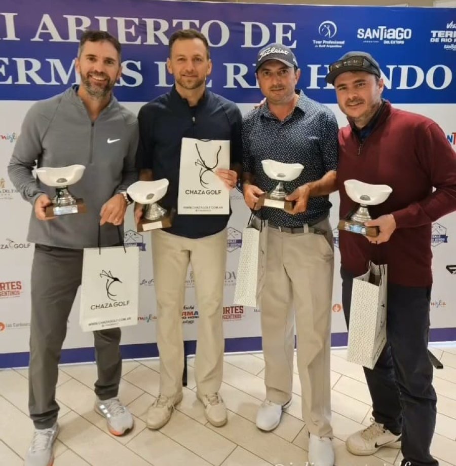 SEGUNDOS EN EL PRO AM./ El equipo de Zapata con los aficionados Vanzetti, Antonini y Briggiler.