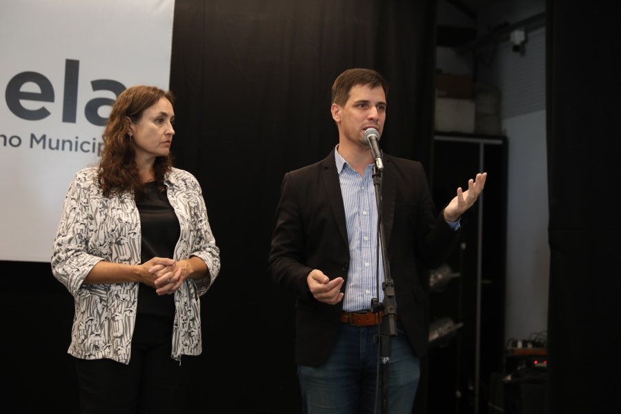 INICIATIVA. Viotti e Imoberdorf se reunieron con emprendedores locales en el Centro Metropolitano.