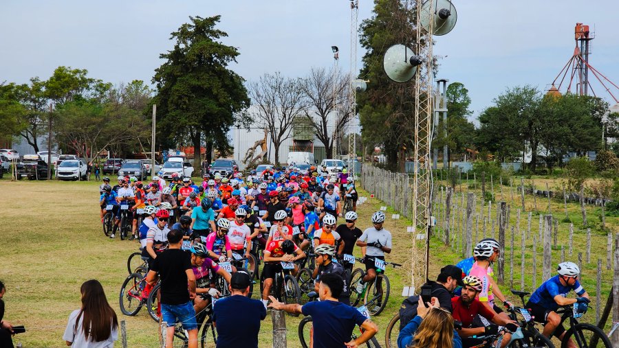 PARTICIPANTES. Los pedalistas que participaron de la cuarta fecha de Rural Bike.
