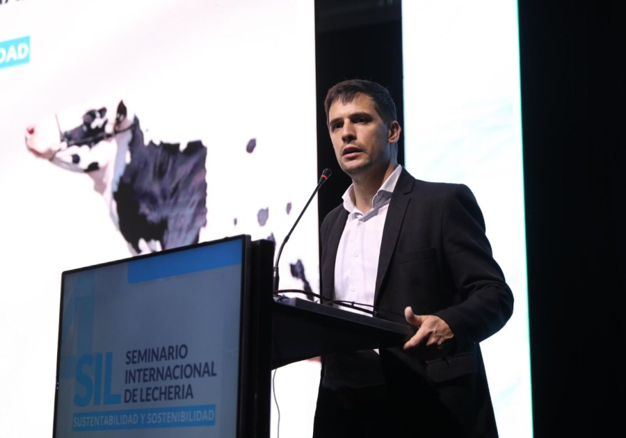 CONTUNDENTE. Ante productores y empresarios, el intendente elogió al sector productivo de la región.