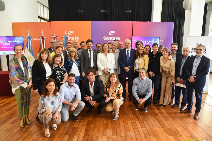 El gobernador Pullaro encabezó la firma del Acta Constitutiva de la Mesa Permanente de Salud de la Región Centro.