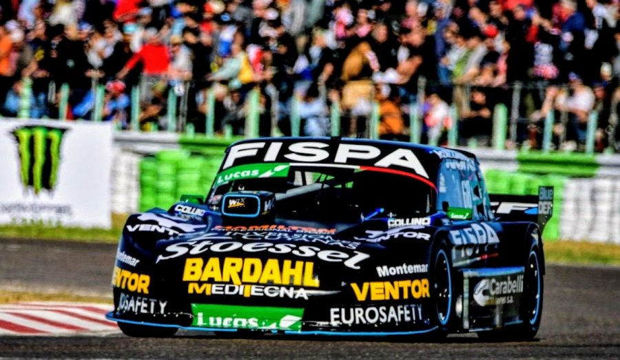 JULI&Aacute;N SANTERO. El piloto mendocino lidera el campeonato con el Falcon.