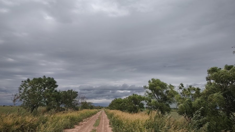 CIELO GRIS. Se espera un &ldquo;finde&rdquo; largo con la presencia de nubarrones y algunos chaparrones.