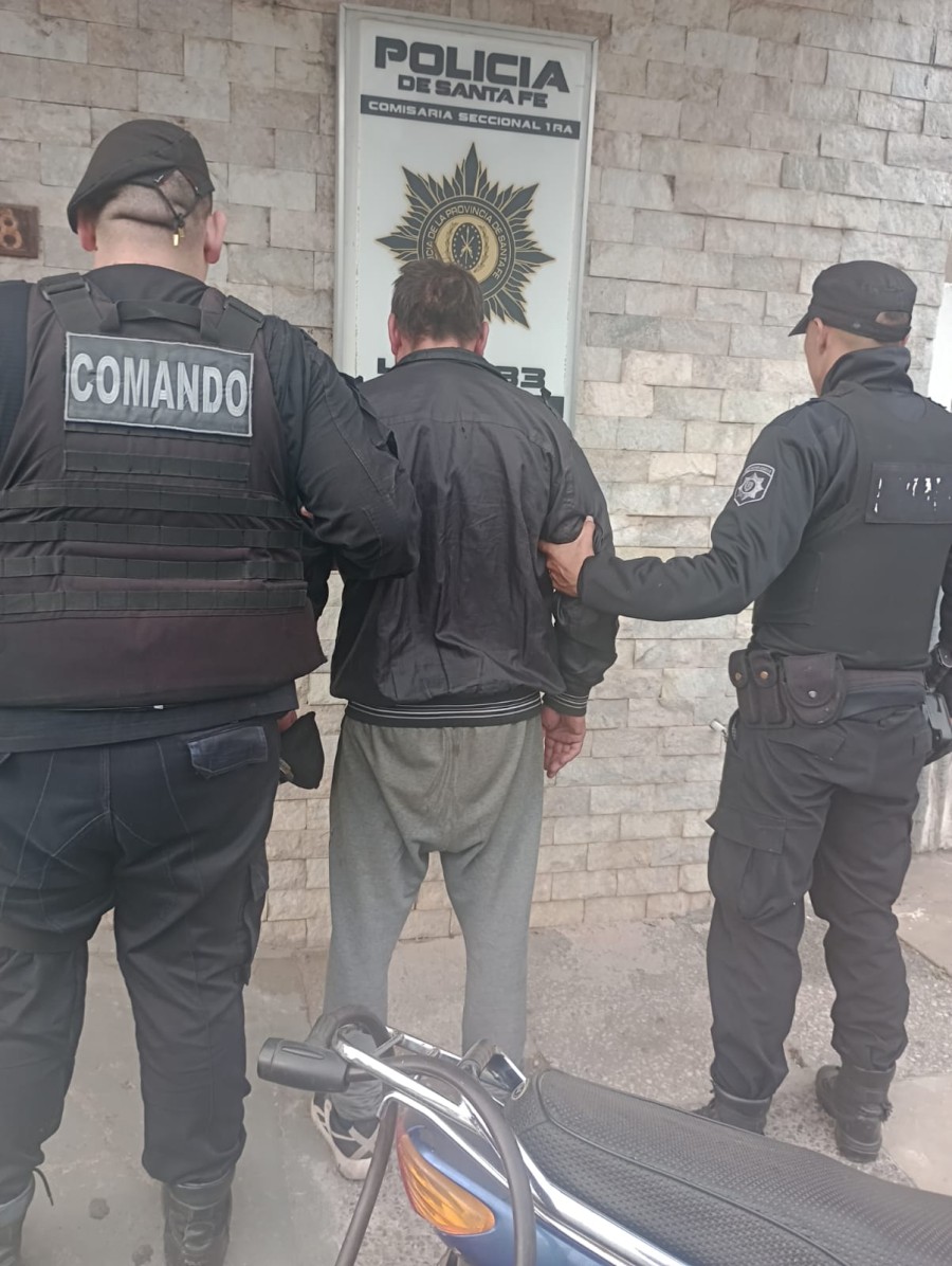 Un hombre que intentaba vender el matafuego fue aprehendido por el hecho.