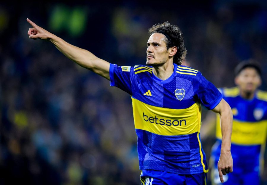 CAVANI ANOTÓ EL TANTO CON EL QUE BOCA SUPERÓ A VÉLEZ