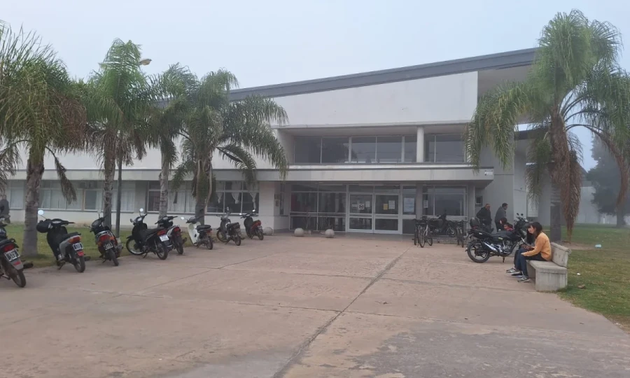 Fachada del efector de salud p&uacute;blico sancristobalense.