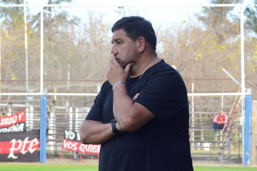 DT./ Gustavo Barraza, entrenador del Lobo.
