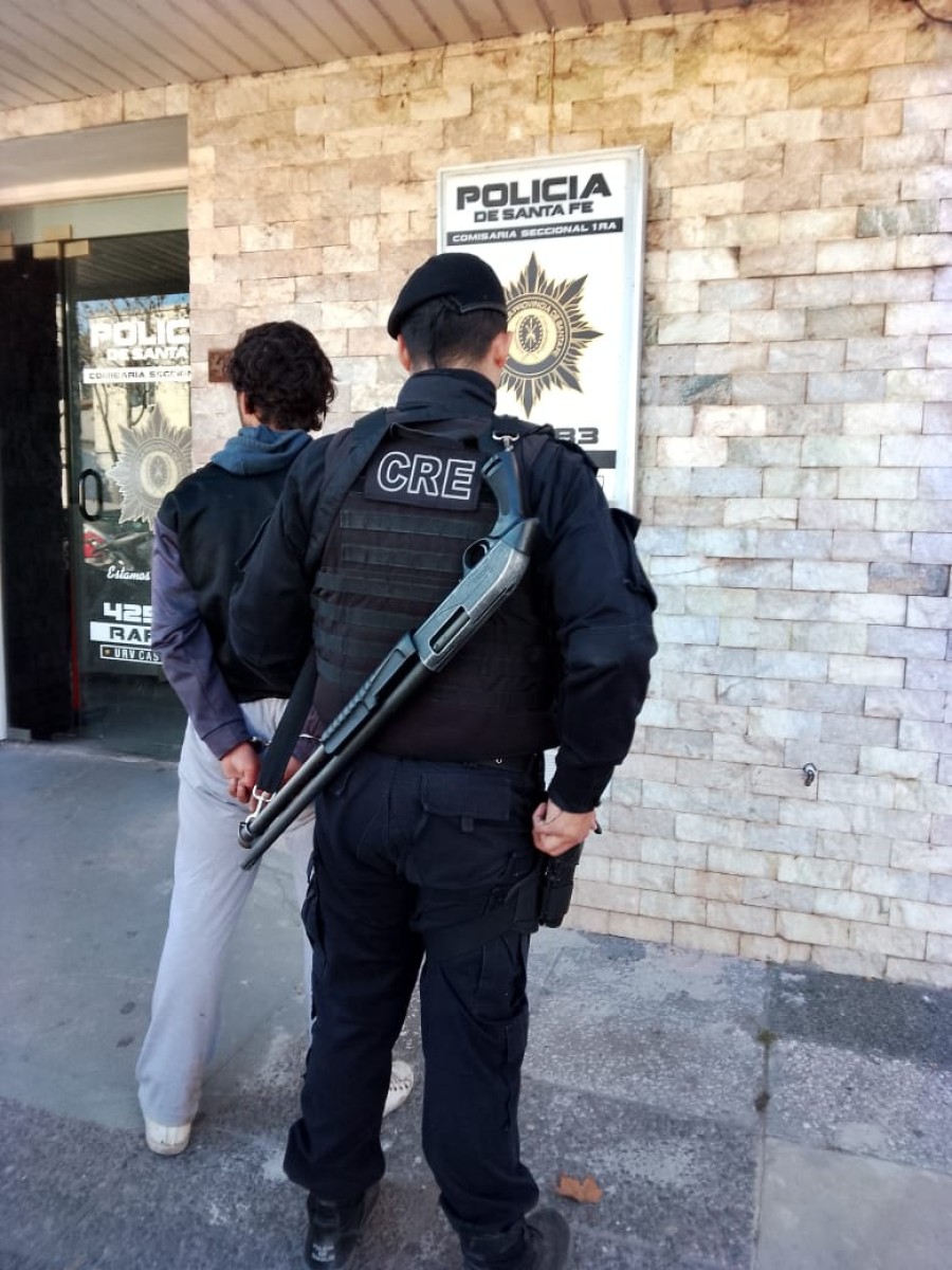 En ausencia de su moradora, un hombre ingresó a una vivienda y fue arrestado.