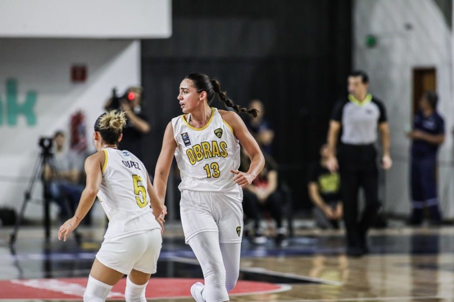 PROTAGONISTA./ Candela Gentinetta durante el juego.
