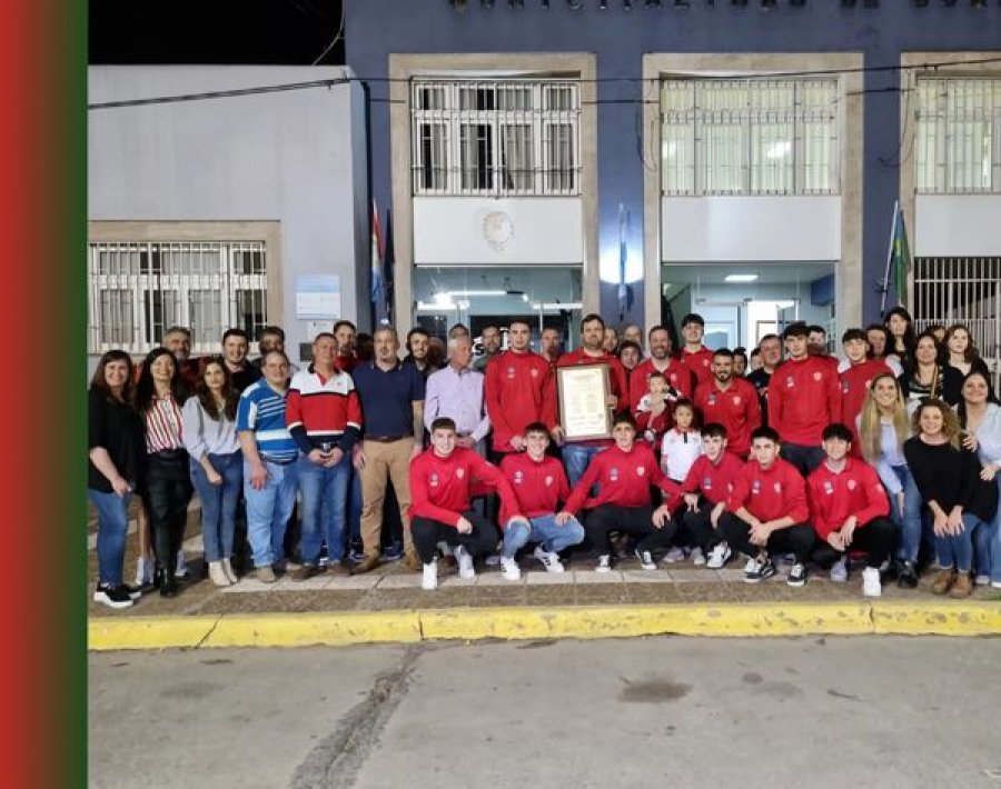 El grupo que mereci&oacute; la distinci&oacute;n.