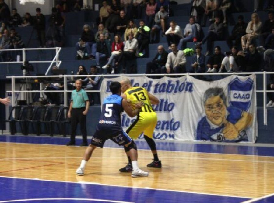 POR EL TITULO./ Libertad sufrió un poco al final en la semi.