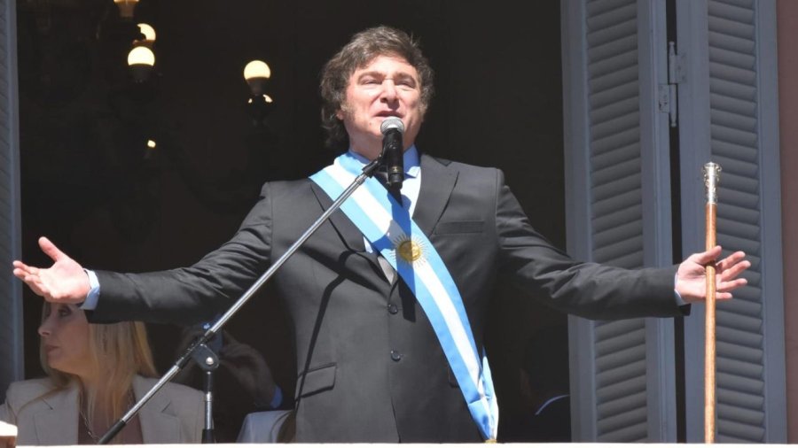 JAVIER MILEI. El nuevo mandatario de los argentinos pis&oacute; el despacho presidencial por primera vez el 10 de diciembre del a&ntilde;o pasado.