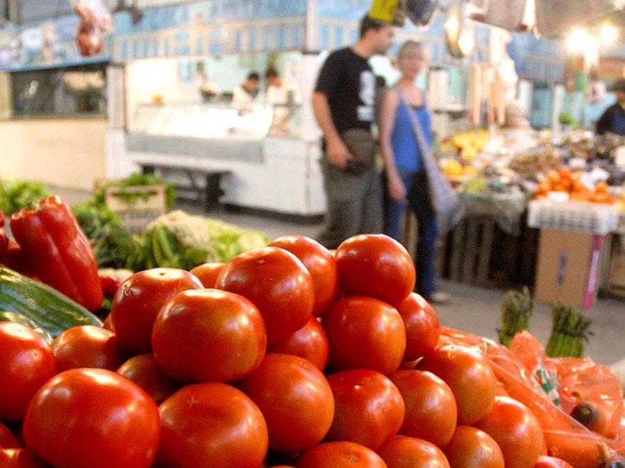 CARISIMO. El tomate redondo peg&oacute; un salto importante en mayo, subiendo casi un 80% el kilo en las g&oacute;ndolas.