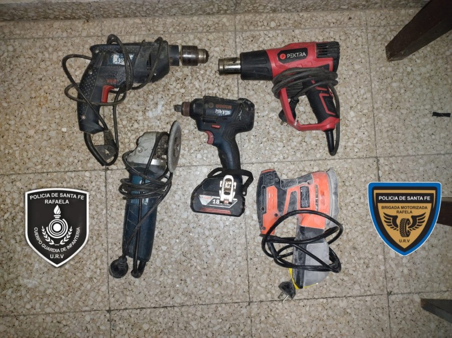 Las herramientas recuperadas por GUR y la Policía.