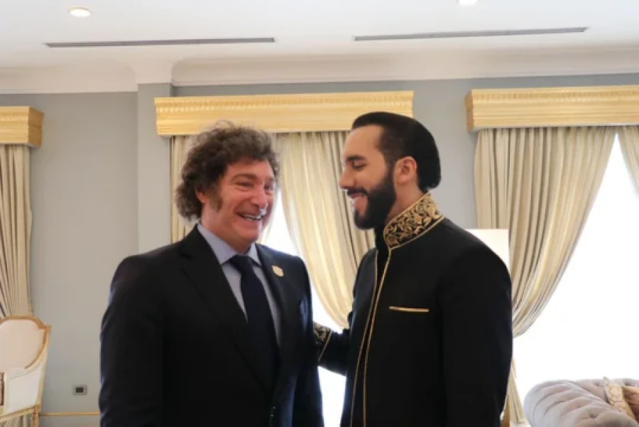 Milei invit&oacute; a Bukele a visitar el pa&iacute;s: "Lo recibiremos con los brazos abiertos".