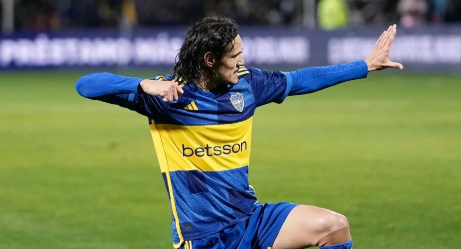 CAVANI ANOTÓ UNO DE LOS TANTOS PARA LA VICTORIA XENEIZE