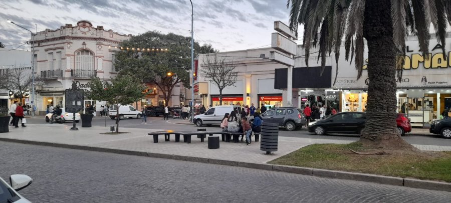 MICROCENTRO. El comercio rafaelino abrir&aacute; sus puertas este viernes.