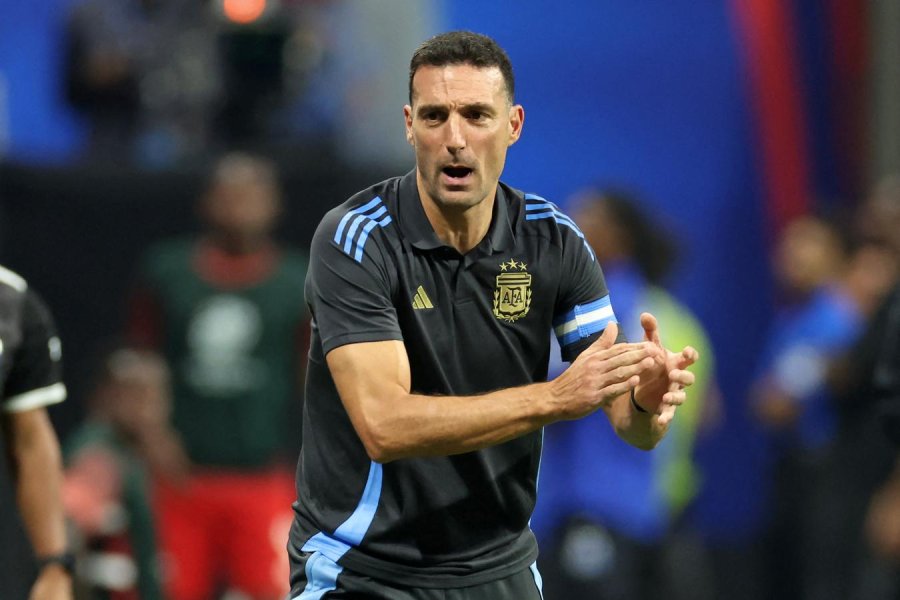El seleccionador argentino Lionel Scaloni reacciona.