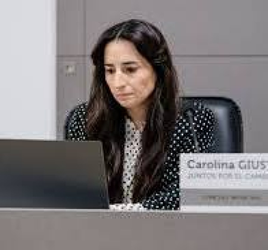 La edil sunchalense en su banca.