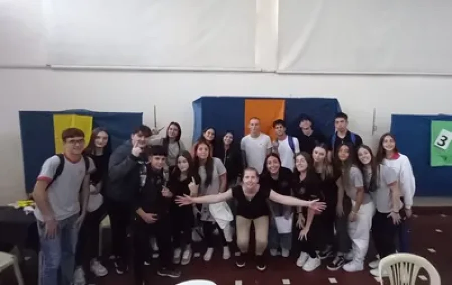 Quienes intervinieron en el certamen rafaelino.
